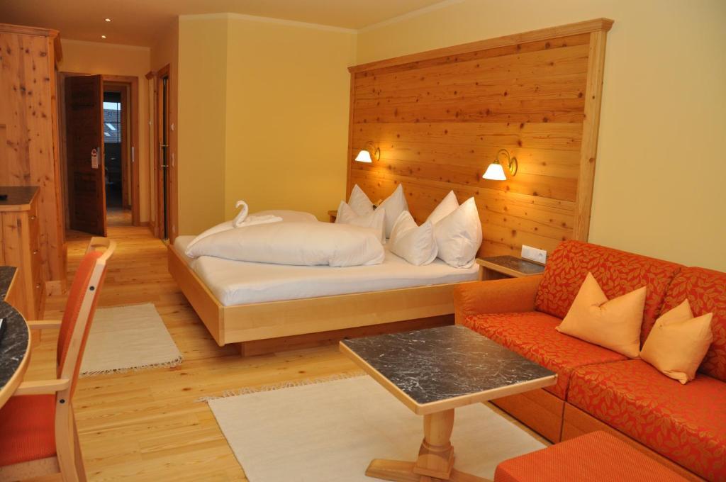 Grizzly Sport & Motorrad Resort سانكت مارغارثين إم يونغاو الغرفة الصورة