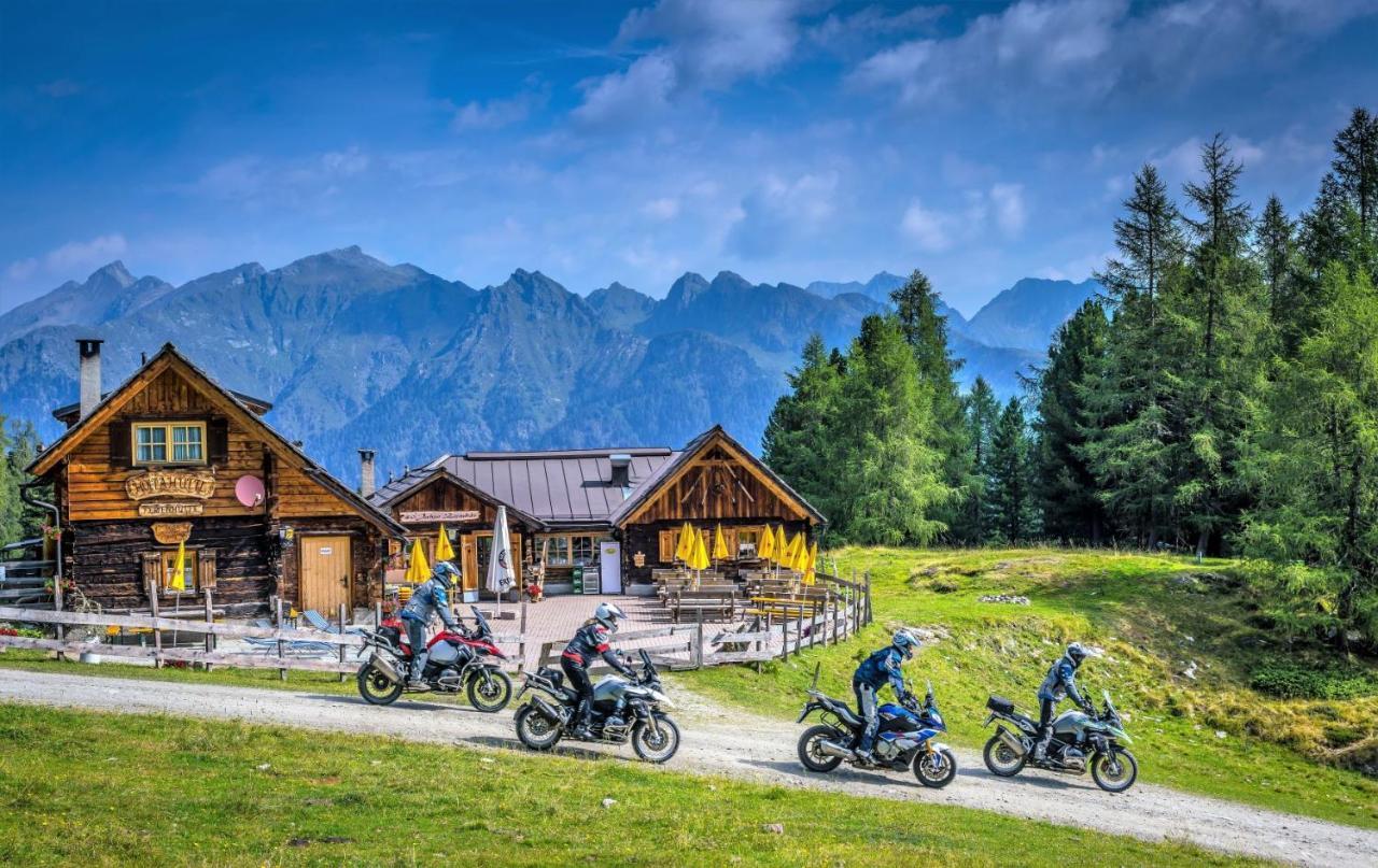 Grizzly Sport & Motorrad Resort سانكت مارغارثين إم يونغاو المظهر الخارجي الصورة
